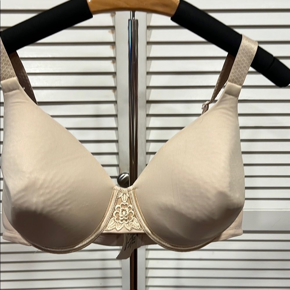 Vanity Fair Cream Full-Coverage Underwire Padded Lace Bra